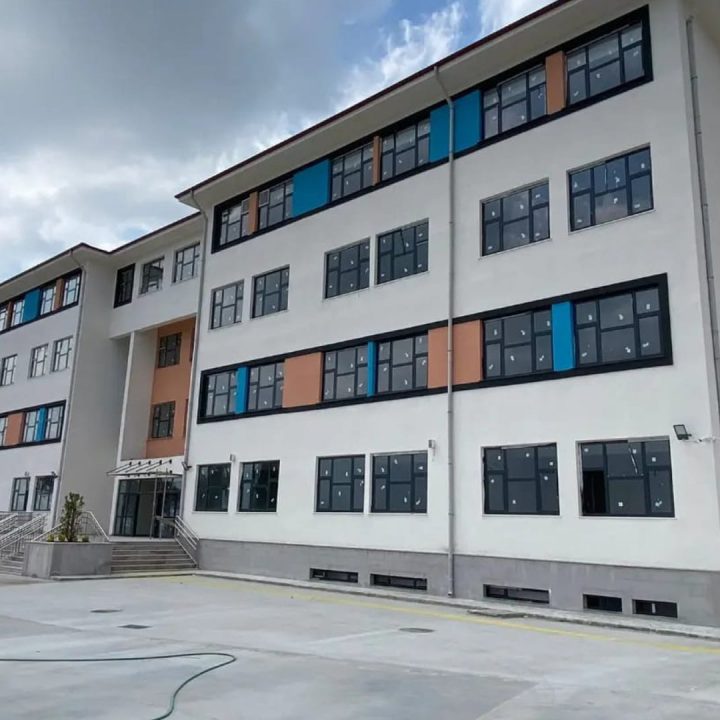 cigli-akisogutcu-ortaokulu-1